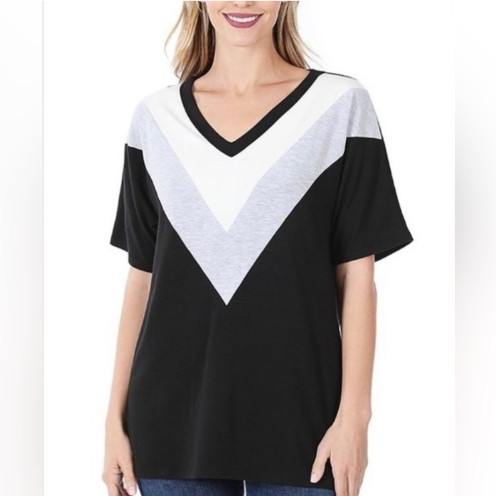 Zenana Outfitters Black, White, and Gray V-Neck Blouse
